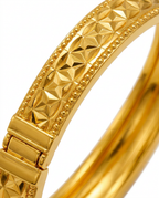 916 Gold Bangle Brilliant Cut