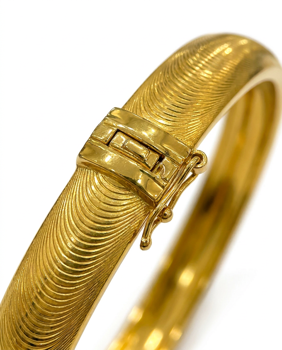 916 Gold Bangle Cat Eyes