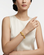 916 Gold Bangle Clover Radiance