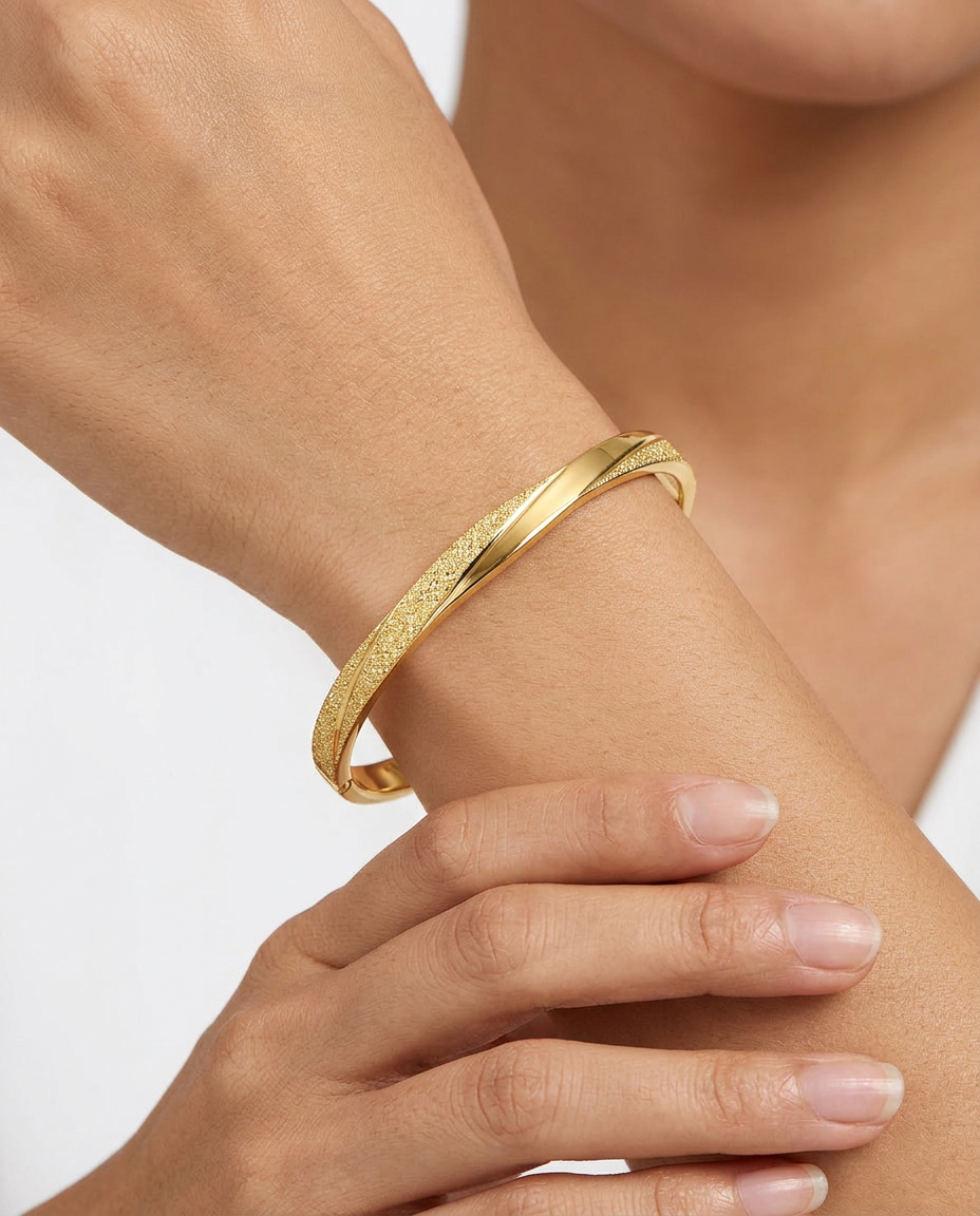 916 Gold Bangle Golden Twist