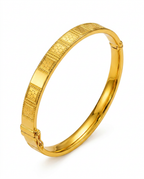 916 Gold Bangle Regal Square