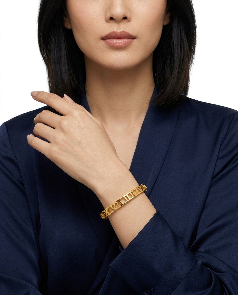 916 Gold Bangle Roman Frame