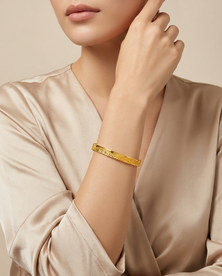 916 Gold Bangle Wavy Lace Glacier