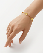 916 Gold Bracelet 4 Carved Clover Paper Clip