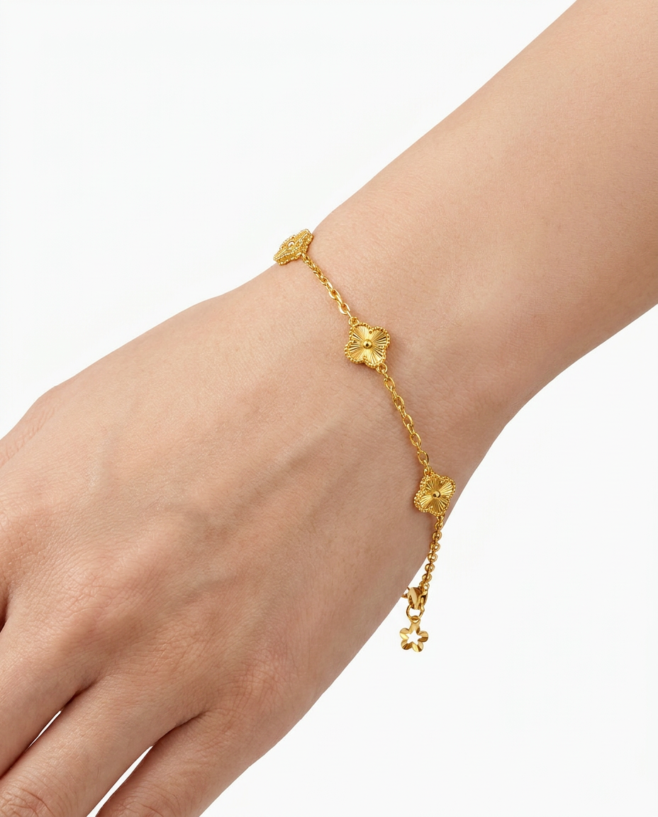 916 Gold Bracelet 5 Clover Carved B