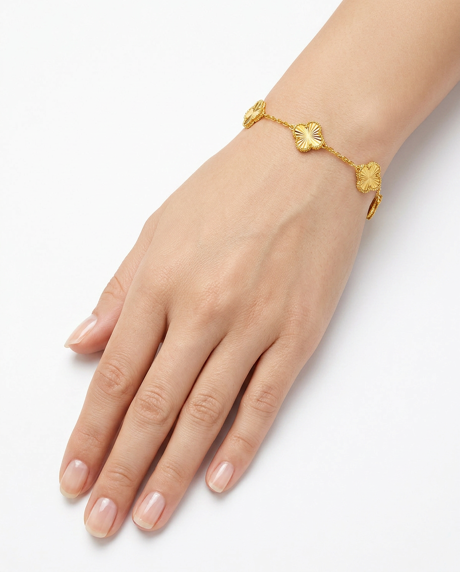 916 Gold Bracelet 5 Clover Carved C