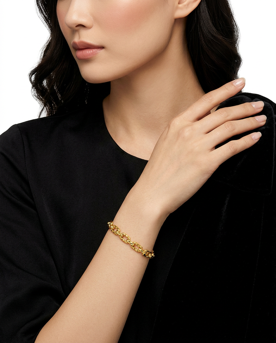 916 Gold Bracelet Paper Clip Carved B