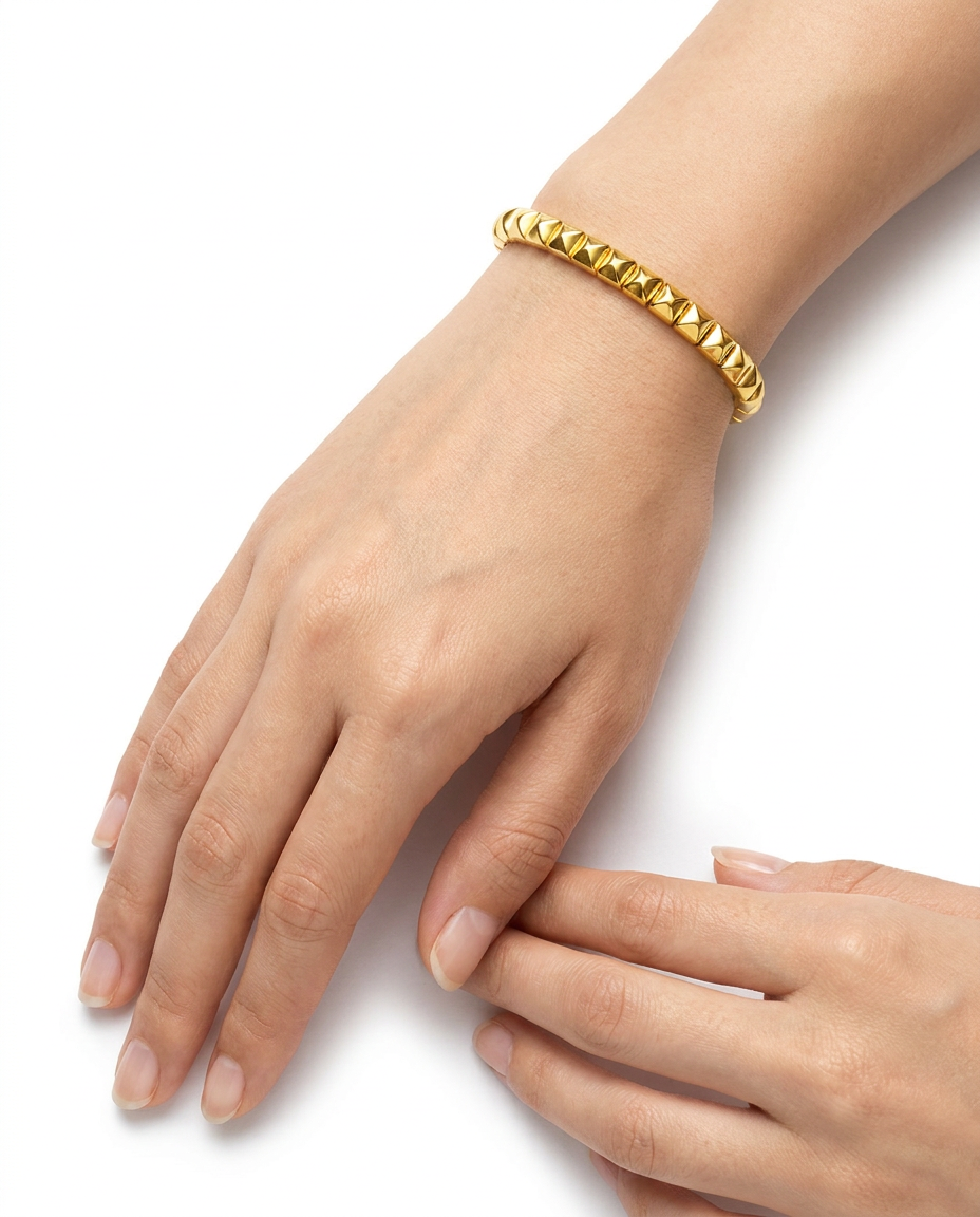916 Gold Bracelet Pyramid