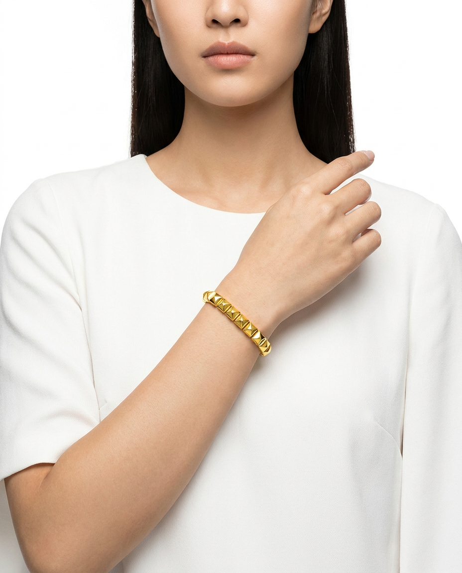 916 Gold Bracelet Pyramid