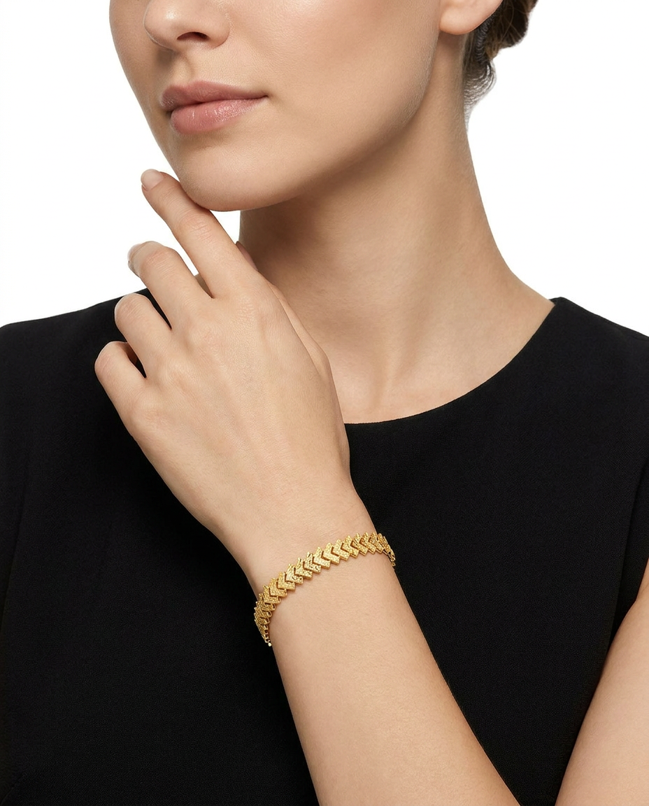 916 Gold Bracelet V Link Glacier