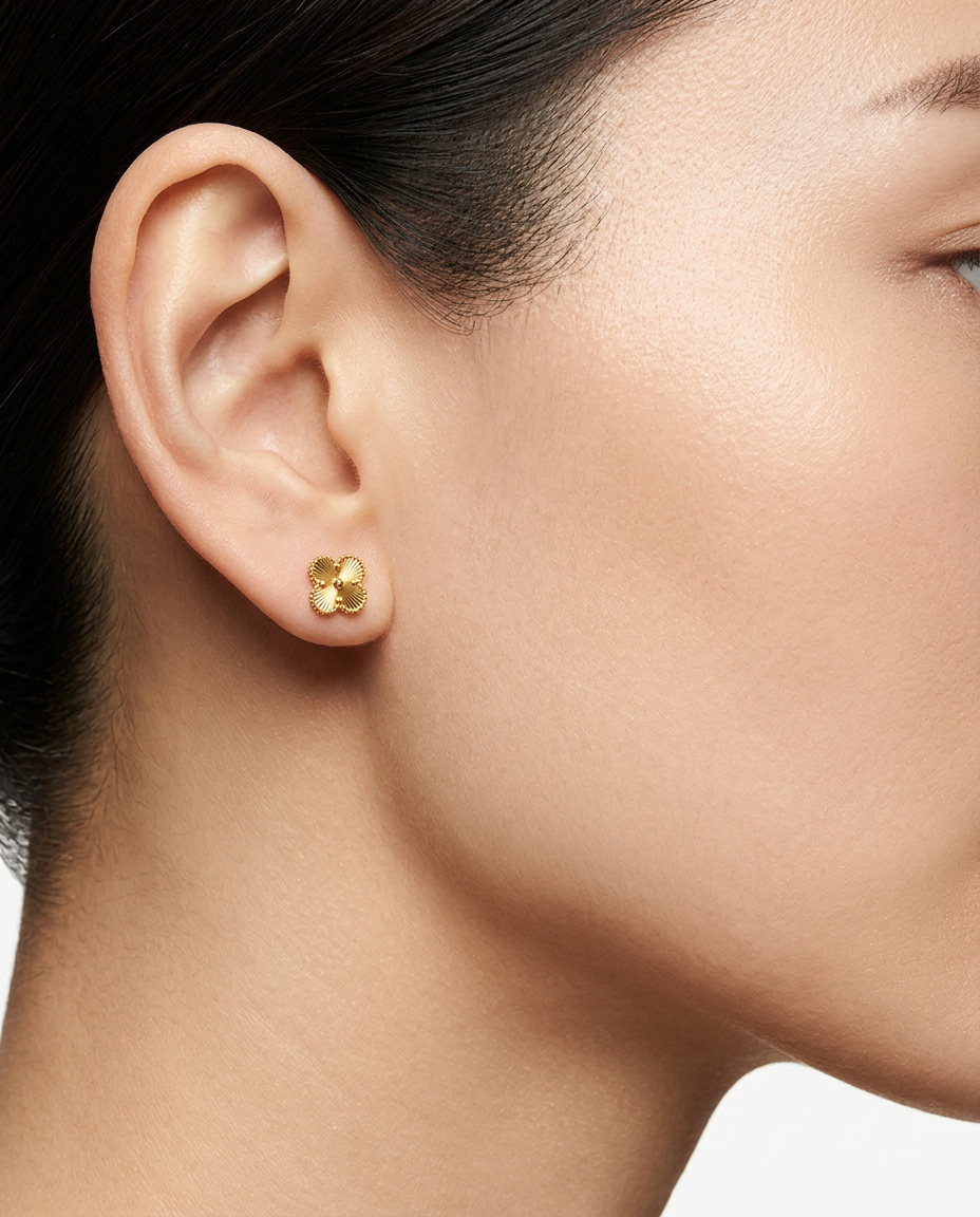 916 Gold Earrings Rainbow Clover Carved C