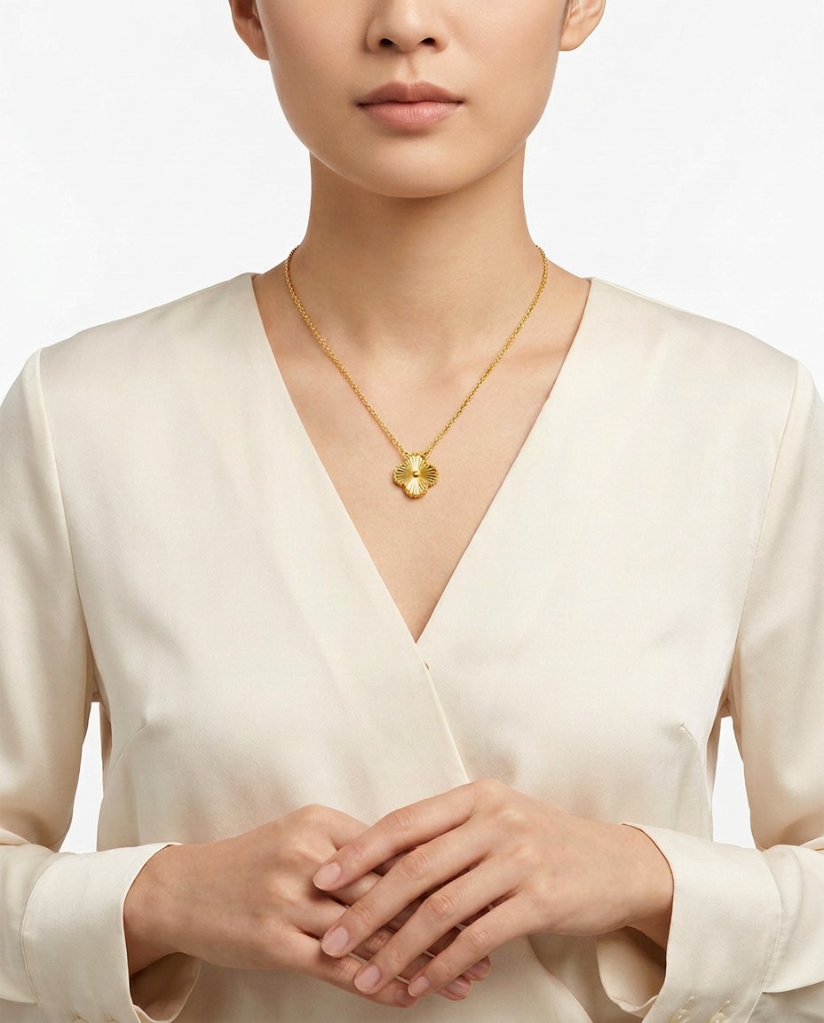 916 Gold Necklace 1 Clover Carved D S