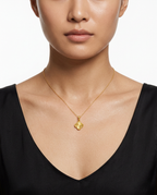 916 Gold Pendant Glitter Carved Clover