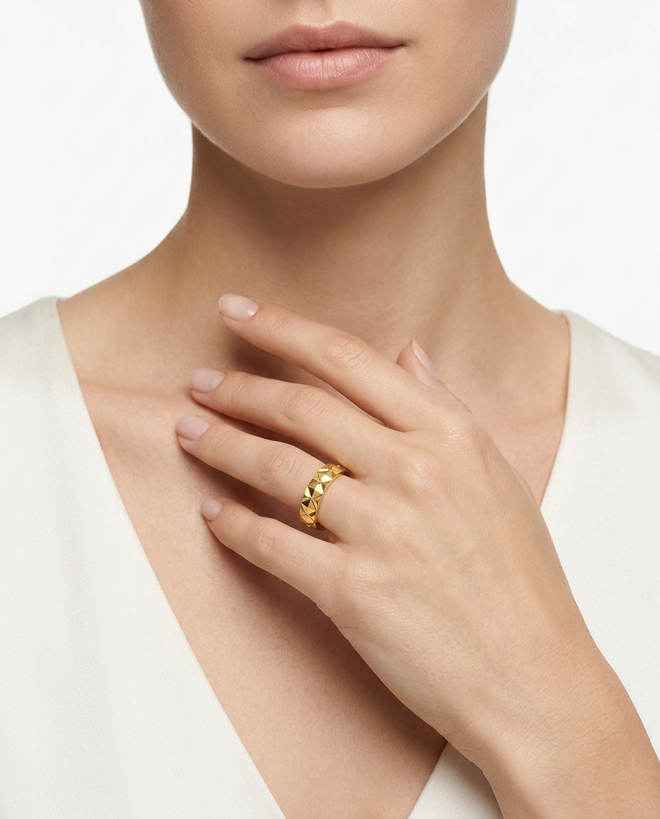 916 Gold Ring Lustre Cut